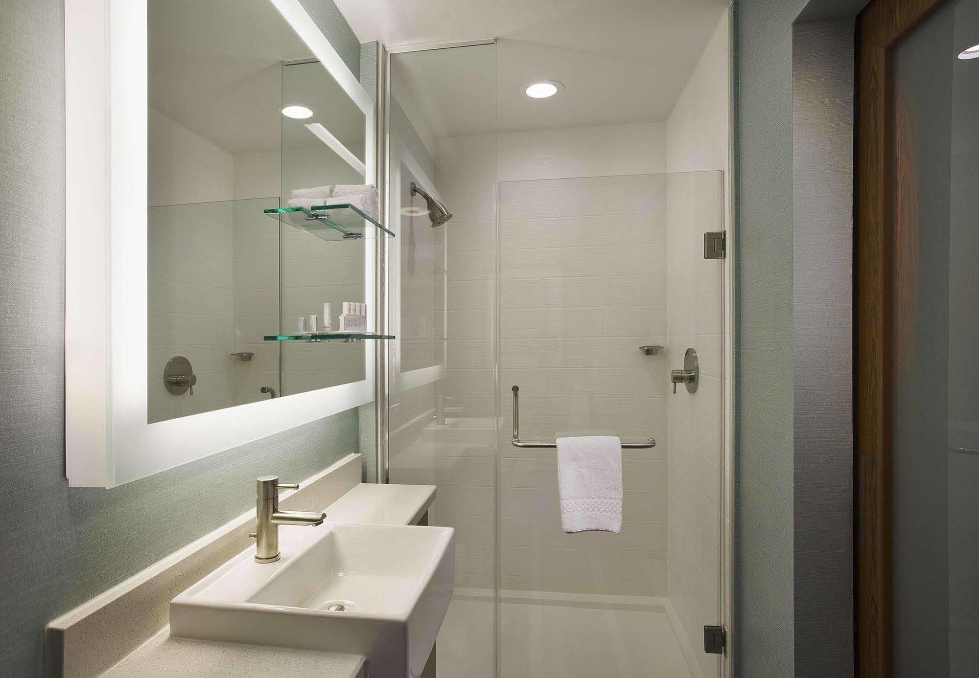 Springhill Suites By Marriott Houston Downtown/Convention Center Экстерьер фото